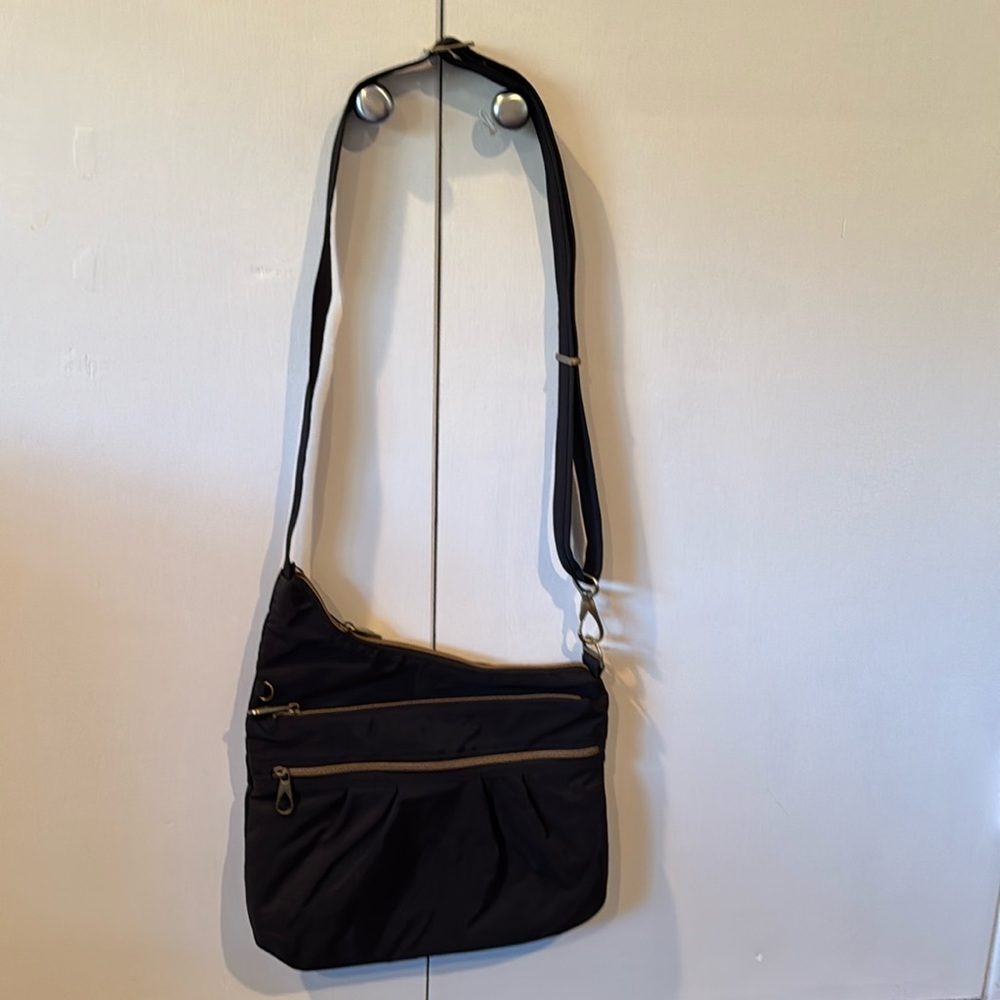 Travelon Anti-theft Crossbody